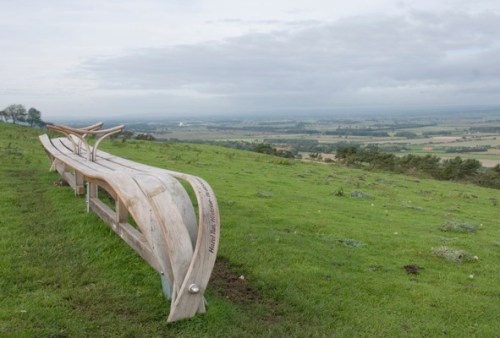 Wold-benches171011_1-400px